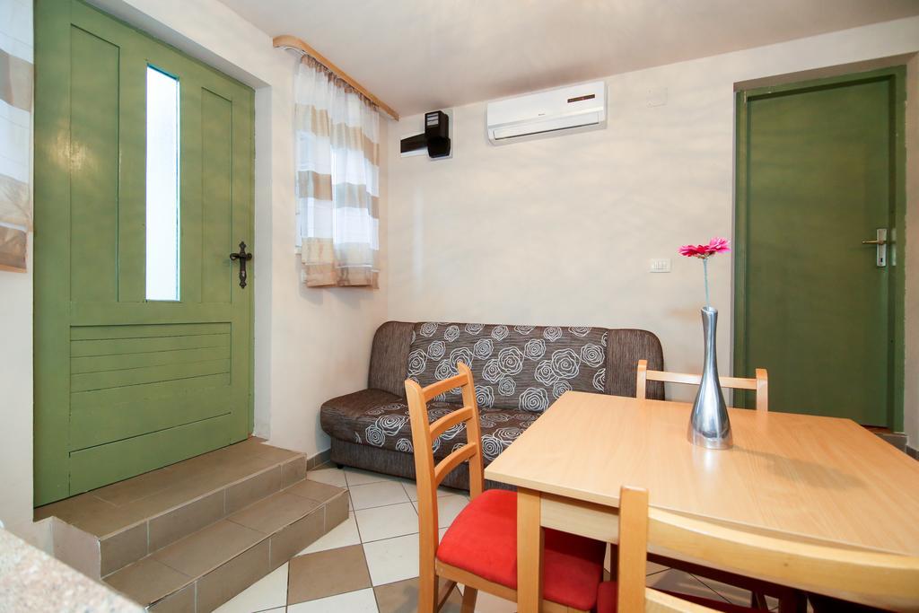 Tiho'S Apartments Split Bagian luar foto